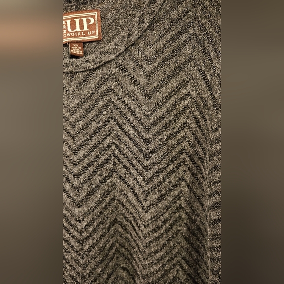 XXL Dark Gray Split Back Sweater - Picture 4 of 5